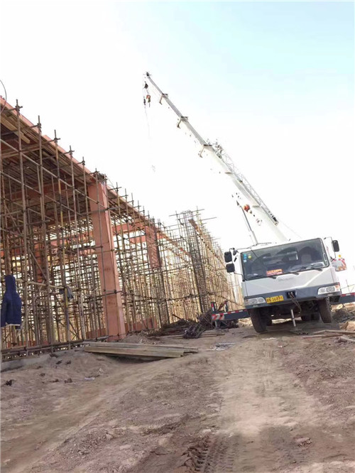 东丰县吊车作业的安全注意事项有哪些？